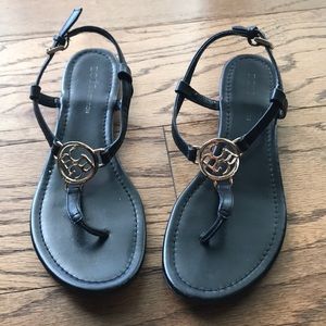 BCBG generation sandals
